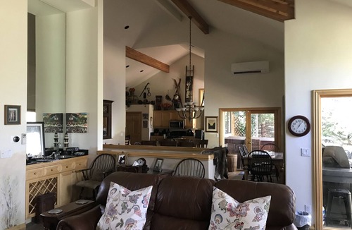 Edwards House | Home for 22, Ski Shuttle, Hot Tub, Pool, Dog OK Tennis/Pickleball/Pool Table
