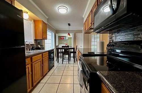 Whitehaven House | Home For Large Groups in Southhaven Memphis