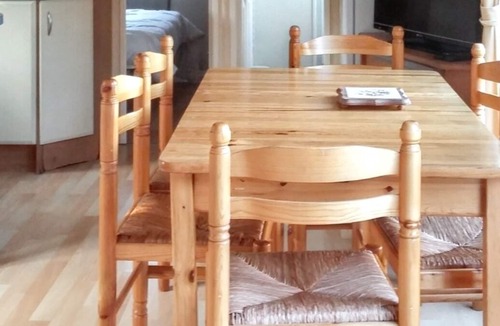 Saint-Hilaire-sous-Romilly House | Homerez - Bungalow in Saint-Hilaire-sous-Romilly