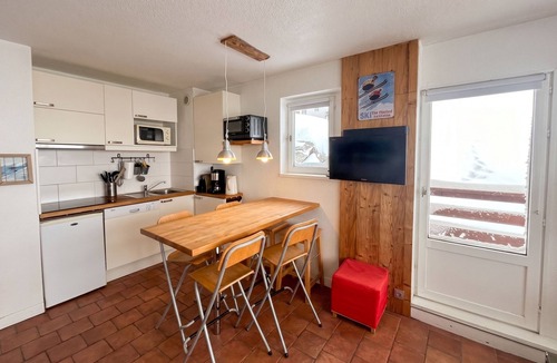 Reberty Apartment | Homerez - Apartment Saint-Martin-de-Belleville