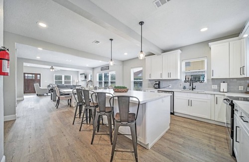 South Central Houston Apartment | Home in Greater Third Ward