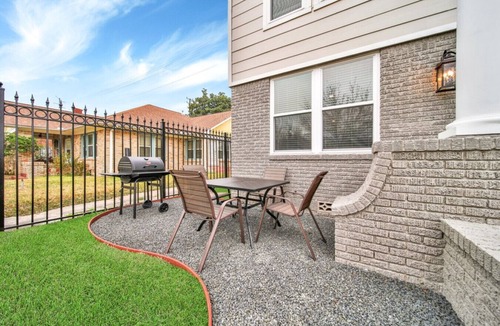 South Central Houston Apartment | Home in Greater Third Ward