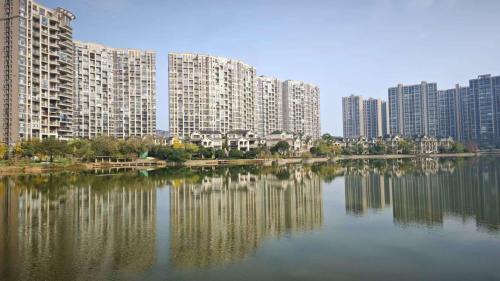 Lingui Apartment | Home in Guilin, by Luhu Lake, recent scenes near airport