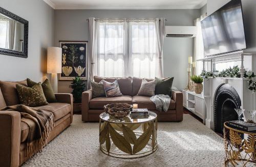 Devonport House | Home on Macfie St