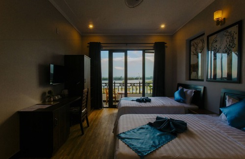 Cam An Hotel | Home River Villa