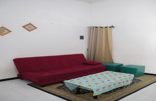 Dinoyo House | Home Stay Villa Bukit Tidar