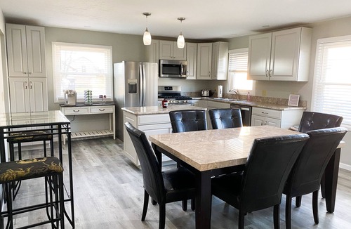 Erie House | Home Suite Home- Charming 3 BR 2B Home, Located in Erie- Presque Isle 1 Mile