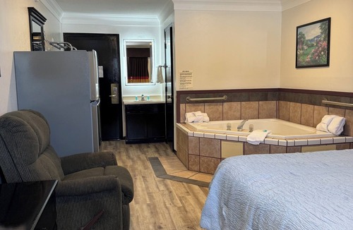 Thief River Falls Hotel | Home Suites