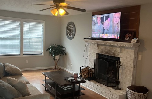 Goodlettsville House | Home surrounded by Nature super Cozy and Convenient to Nashville