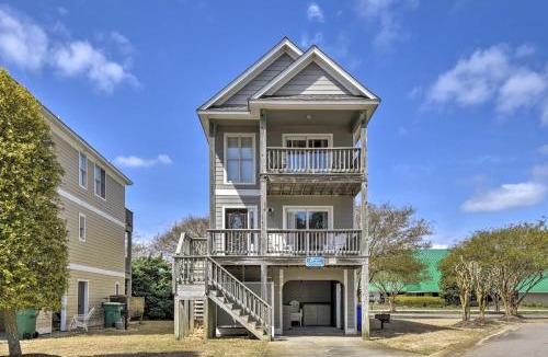 Corolla Light House | Home w/Deck in Corolla Light: Walk to Beach!