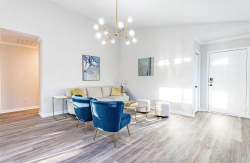 Durham House | Home with master suite 15 from RTP & Dtown Durham