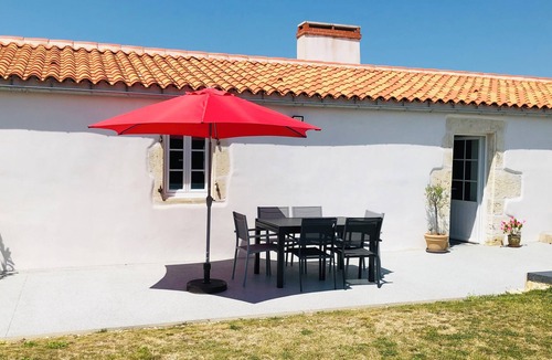 Marans House | Home with swimming pool, La Rochelle and the Marais Poitevin, for 2 to 5 people.