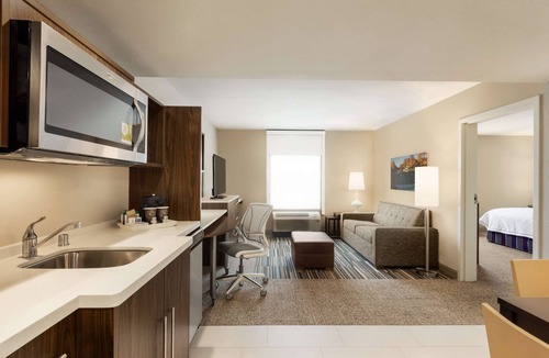 Menomonee Falls Hotel | Home2 Suites by Hilton Menomonee Falls Milwaukee