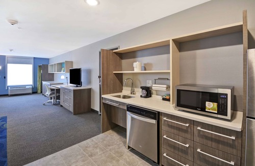 Alpine Center Hotel | Home2 Suites by Hilton Grand Rapids North