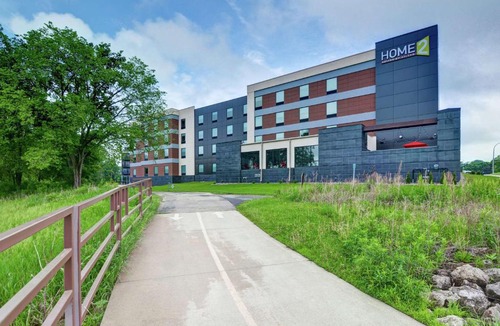 Rochester Hotel | Home2 Suites by Hilton Rochester Mayo Clinic Area