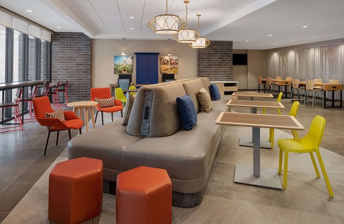 Des Moines Hotel | Home2 Suites by Hilton Des Moines at Drake University