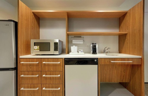 Milwaukee Hotel | Home2 Suites by Hilton Milwaukee Airport