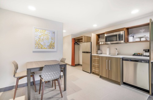 Aurora Hotel | Home2 Suites Hilton Aurora Medical Center