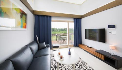 Hangyeong House | Homechee Pension