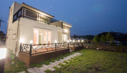 Hangyeong House | Homechee Pension
