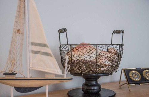 Enclos Apartment | Homely 2-bdr apmt for up to 4 in the heart of Old Honfleur - Triplex Le Phare ★