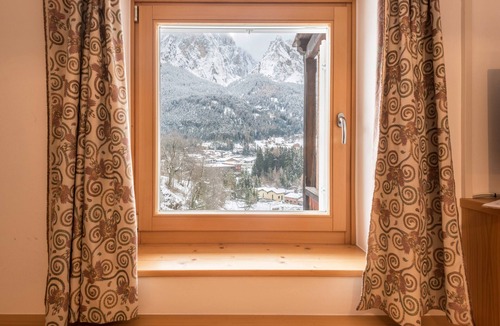 Siusi Apartment | Homely Apartment “Euringer Villa Erna” with Mountain View