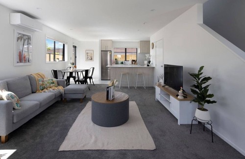 Trentham Apartment | Homely Haven in Trentham - 2BR