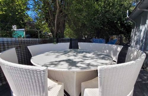 Eildon House | Homely Lakeside Getaway - Pet Friendly - 20% OFF