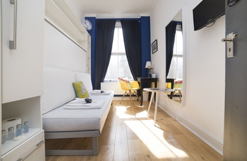 Weavers Apartment | Homely room for 2 in London