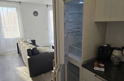 Muhlburg Apartment | Homely second Floor Apt. - Balkon und Parken - APOLONIAliving