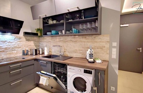 Ramersdorf Apartment | Homely Stay - Studio P1
