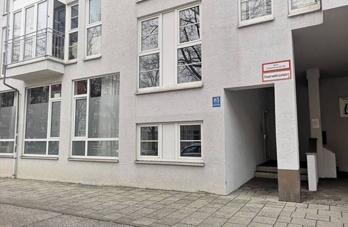 Sendlinger Feld Apartment | Homely Stay Studio7 - Bright, facing the courtyard