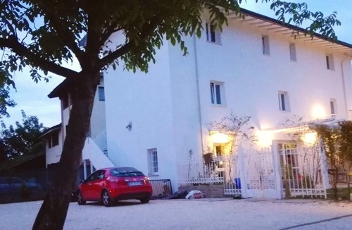 Gragnano Trebbiense Apartment | Homerez - Amazing studio for 3 ppl. with shared pool and balcony at Gragnano