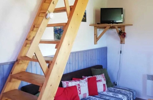 Gresse-en-Vercors Apartment | Homerez - Apartment in Gresse-en-Vercors