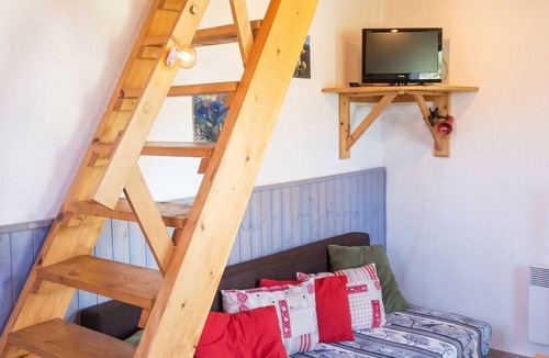 Gresse-en-Vercors Apartment | Homerez - Apartment in Gresse-en-Vercors