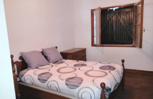 Bastide Giraud Apartment | Homerez - Apartement 1 km away from the beach for 6 ppl. with shared pool