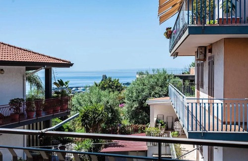 Aci Trezza Apartment | Homerez - Apartment in Aci Castello