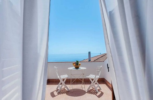 Aci Trezza Apartment | Homerez - Apartment in Aci Castello