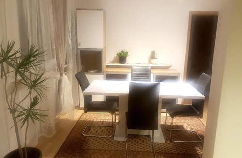 Ramstein-Miesenbach Apartment | Homerez - Appartement for 6 ppl. with garden and terrace at Ramstein-Miesenbach