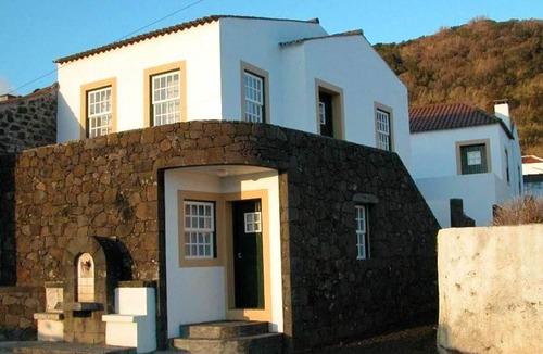 Lajes do Pico Apartment | Homerez - Appartement for 2 ppl. with sea view and terrace at Lajes Do Pico