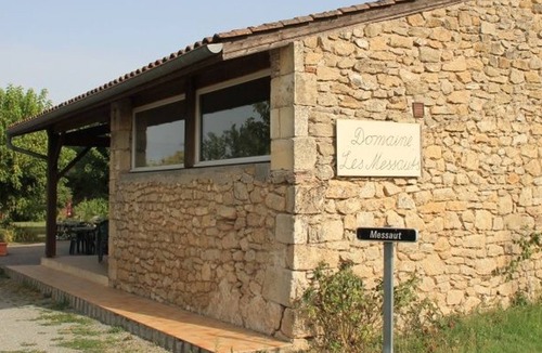 Blaignac Apartment | Homerez - Apt Blaignac + shared pool