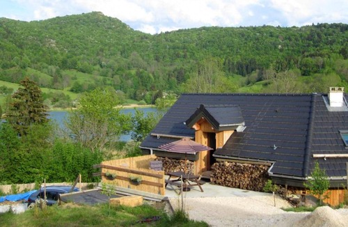 La Thuile Ski Chalet | Homerez - Beautiful chalet for 4 ppl. with terrace and balcony at La Thuile