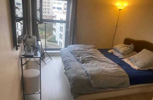 Saint-Fargeau Apartment | Homerez - Bright Apartment Paris, Gambetta