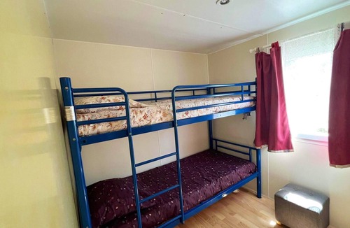 Mejannes-le-Clap House | Homerez - Bungalow for 6 ppl. with shared pool and terrace at Méjannes-le-Clap