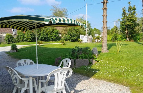 Lieusaint House | Homerez - Charming house in Lieusaint with garden