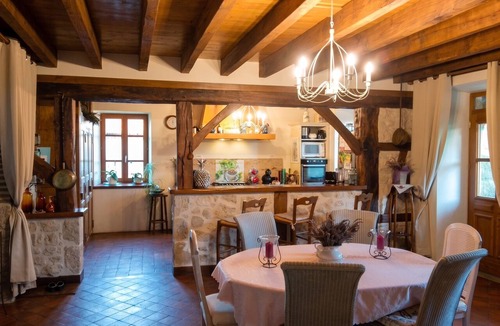 Montoldre House | Homerez - Charming House in Montoldre, Garden