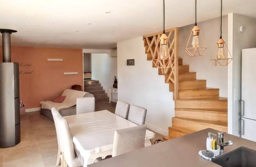 Roquebrun House | Homerez - Charming House in Roquebrun with Lake View 100 m²