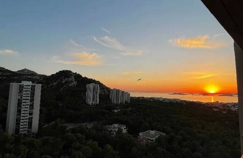Sormiou Apartment | Homerez - Comfortable apartment in Marseille 100 m² with view