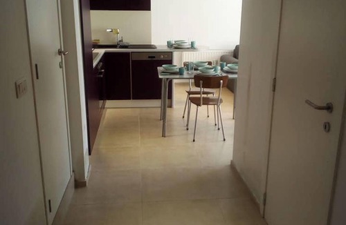 Waterloo Apartment | Homerez - Comfortable Apartment in Waterloo with Jacuzzi - 78m²
