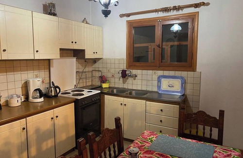 Ermionida House | Homerez - Comfortable house with sea and mountain view in Ermioni